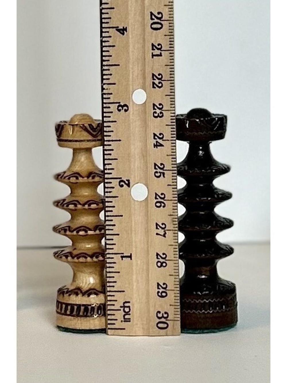 Wooden Chess Set 'Saint George' Style with Metal Inlay & Pyrography Incomplete - Picture 12 of 16